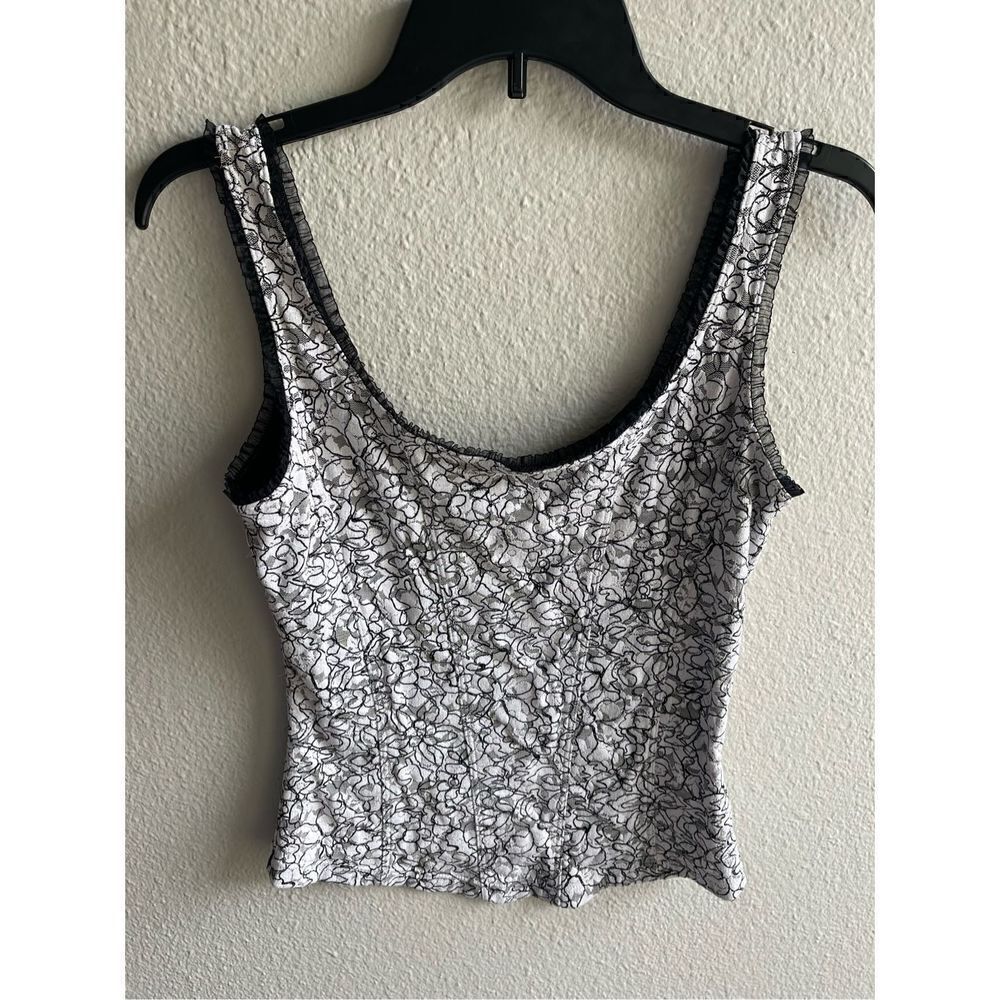 ❤️White House Black Market Lace Tank